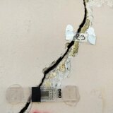 Ρωγμές και αβεβαιότητα στις Βούτες: Ο Δήμος ζητά διόρθωση του πορίσματος για να αποζημιωθούν οι οικογένειες