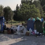 Εικόνες που δεν τιμούν, στον οικισμό της Κνωσού