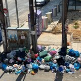 Μία απέραντη... χωματερή δίπλα στους νέους κάδους!