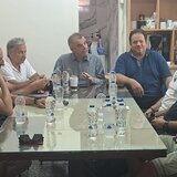 Αγία Γαλήνη: Με κατοίκους και επιχειρηματίες ο Δήμαρχος μετά την "έκρηξη" μεταναστευτικών ροών