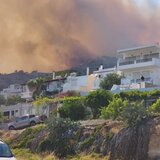 Μεγάλη πυρκαγιά κοντά στα Αχλιά Ιεράπετρας, μήνυμα από το 112 - Βίντεο και φωτογραφίες