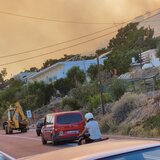 Μαίνεται η μεγάλη πυρκαγιά στα Αχλιά Ιεράπετρας, τρία ελικόπτερα ρίχτηκαν στη "μάχη" - Φωτιές και στο Ηράκλειο