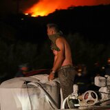 Κόλαση φωτιάς στην Ιεράπετρα - Πρώτο μέλημα οι άνθρωποι