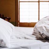 Απίστευτο: Τα ερωτικά παιχνίδια στον ύπνο του δεν ήταν με την σύντροφο του αλλά με …άγνωστο Πορτογάλο!