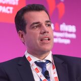 Προκρίνει τα κλειστά στρατόπεδα για την δομή της Κρήτης ο Πλεύρης