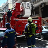 Φωτιά σε διαμέρισμα στον Πειραιά - Χωρίς τις αισθήσεις της μία γυναίκα