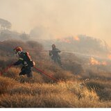 "Μάχη" σε δύο μέτωπα για την Πυροσβεστική - Μαίνονται φωτιές σε Ρέθυμνο και Σητεία