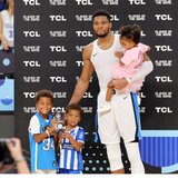 Δάκρυσε ο Γιάννης Αντετοκούνμπο: «Είναι το μεγαλύτερο επίτευγμά μου»