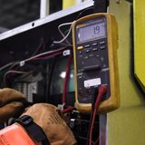 Εμφανίστηκαν ως υπάλληλοι του ΔΕΔΔΗΕ και άρπαξαν τα κοσμήματα ηλικιωμένης!