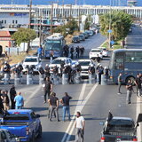 Κτηνοτρόφοι: Απέκλεισαν το αεροδρόμιο Ηρακλείου ως τις 6 το απόγευμα (photo)