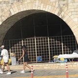 "Γροθιά" στο στομάχι - Άστεγος με ράντζο στα Νεώρια!