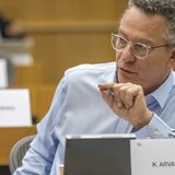 Πρόταση Αρβανίτη να ενταχθεί η Νοηματική Γλώσσα στις συνεδριάσεις του Ευρωπαϊκού Κοινοβουλίου