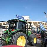 Στους δρόμους ο πρωτογενής τομέας της Κρήτης - Στον ΒΟΑΚ τρακτέρ και αυτοκίνητα- Κλειστοί οι δρόμοι προς το αεροδρόμιο