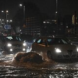 Σαρώνει τη χώρα η κακοκαιρία Byron: Πλημμύρες σε Μέγαρα, Νέα Πέραμο και Μάνδρα - Βίντεο