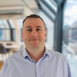 Αυτός είναι ο Βρετανός που νάρκωνε και βίαζε τη σύζυγό του μαζί με άλλους 5 - Θυμίζει «υπόθεση Πελικό»