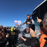 Σε κλίμα αποθέωσης η υποδοχή της αποστολής του ΟΦΗ στο Ηράκλειο - Βίντεο και φωτογραφίες 