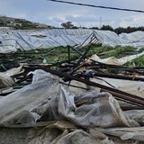 Ανεμοστρόβιλος στην Ιεράπετρα προκάλεσε τεράστιες ζημιές σε θερμοκήπια και σπίτια!