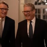 Βρετανία: Έφοδος της αστυνομίας σε σπίτια του πρώην υπουργού Πίτερ Μάντελσον, που διοχέτευε ευαίσθητες πληροφορίες στον Επστάιν