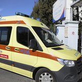 Βουτιά στο κενό από μπαλκόνι τρίτου ορόφου έκανε 18χρονος