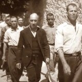 Οι 200 της Καισαριανής: Τα πρώτα ονόματα πίσω από τις ιστορικές φωτογραφίες – «Να μη χαθούν αυτά τα στοιχεία» λέει ο εγγονός του Κρητικού Θρασύβουλου Καλαφατάκη