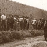 Στη Γάνδη για τις φωτογραφίες των «200» της Καισαριανής εμπειρογνώμονες του Υπουργείου Πολιτισμού