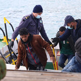 Πολύνεκρη τραγωδία νότια της Κρήτης: με τη συνδρομή εναέριου μέσου οι έρευνες για τους αγνοούμενους του ναυαγίου