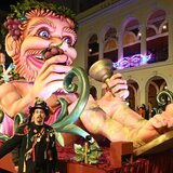 Όλα έτοιμα για το μεγάλο καρναβάλι της Πάτρας: 50.000 καρναβαλιστές στους δρόμους της πόλης 