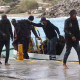 Πολύνεκρο ναυάγιο: «Όποιος κατάφερε να ανέβει, σώθηκε. Όποιος δεν είχε αντοχή, πέθανε»