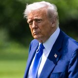 Έξαλλος ο Ντόναλντ Τραμπ με το Ανώτατο Δικαστήριο: Η απόφαση για τους δασμούς είναι «ντροπή»