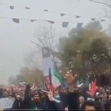 Ιράν: Βίντεο με τη στιγμή των εκρήξεων στην Τεχεράνη ενώ διαδηλωτές βρίσκονταν στους δρόμους