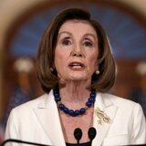 Νάνσι Πελόσι: Επεσε από σκάλα και υπέστη κάταγμα στο γοφό