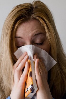 Γρίπη: Πόσο εύκολα «κολλάει» σε ένα κλειστό χώρο; Πείραμα δίνει μια απροσδόκητη απάντηση