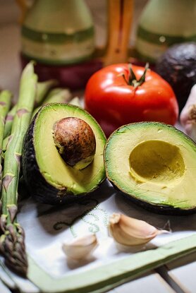 Πρωτεΐνη δεν έχει μόνο το κρέας – Ανακαλύψτε 8 φρούτα με πρωτεΐνη και βάλτε τα στο πιάτο σας